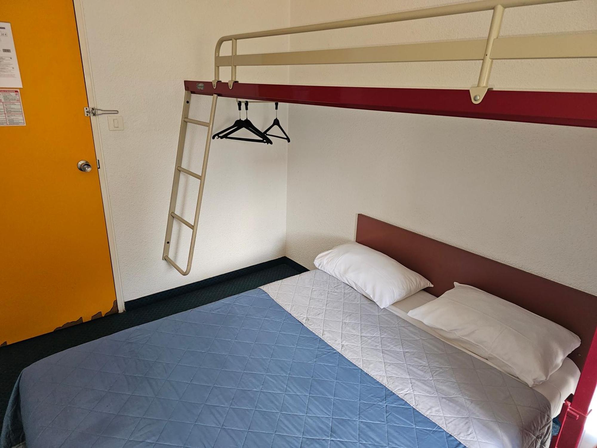 Formul'Eco Hotel Louvroil Eksteriør billede